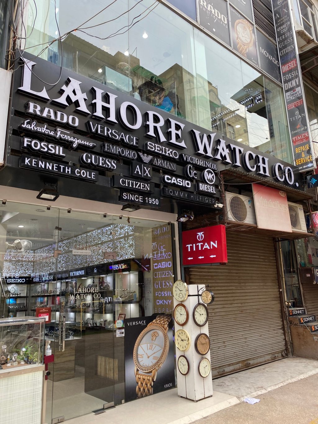 Vehicle Emission Testing Services Available Now at Renowned Mall in Lahore