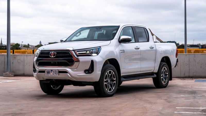 Comparison of BYD Shark 6 and Toyota Revo GR-S: An In-Depth Examination