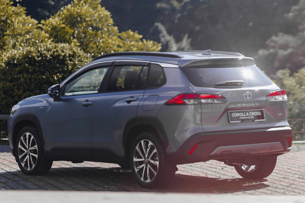 Comparison of Toyota Corolla Cross HEV and Honda HR-V e:HEV: Small Crossover Face-off