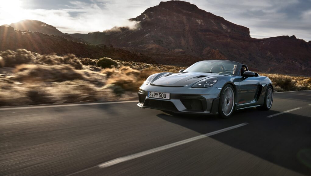 Porsche Introduces New Internal Combustion Engine Variants for 718 Boxster and Cayman