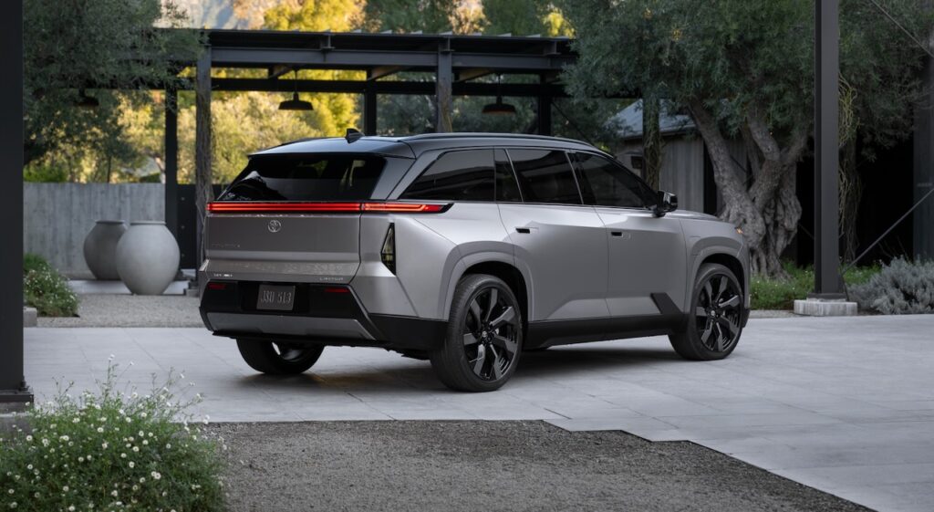 2027 Toyota Highlander Electric Variant Delivers a Range of Up to 320 Miles