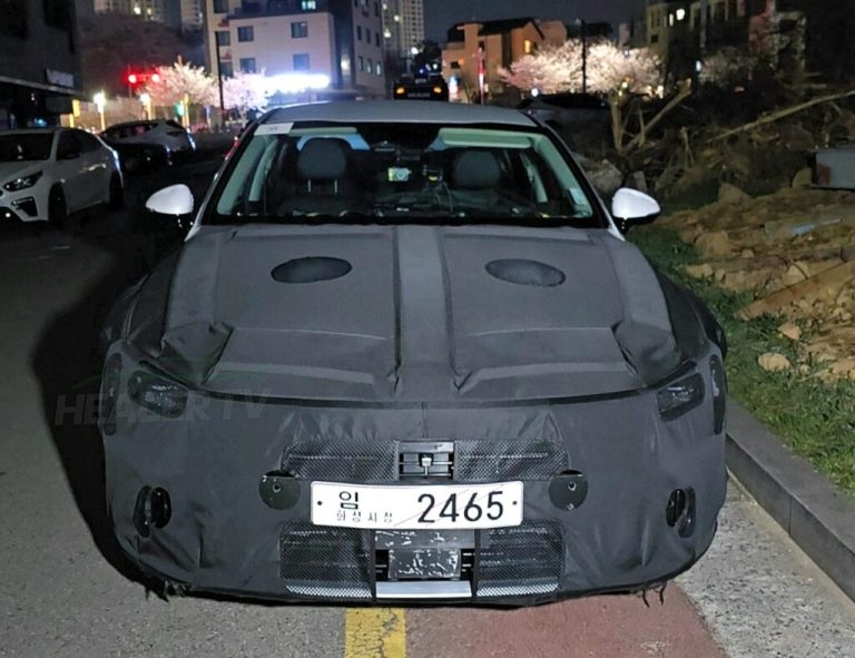 Kia K5 Hybrid Scheduled for 2027 Release Featuring Second Facelift