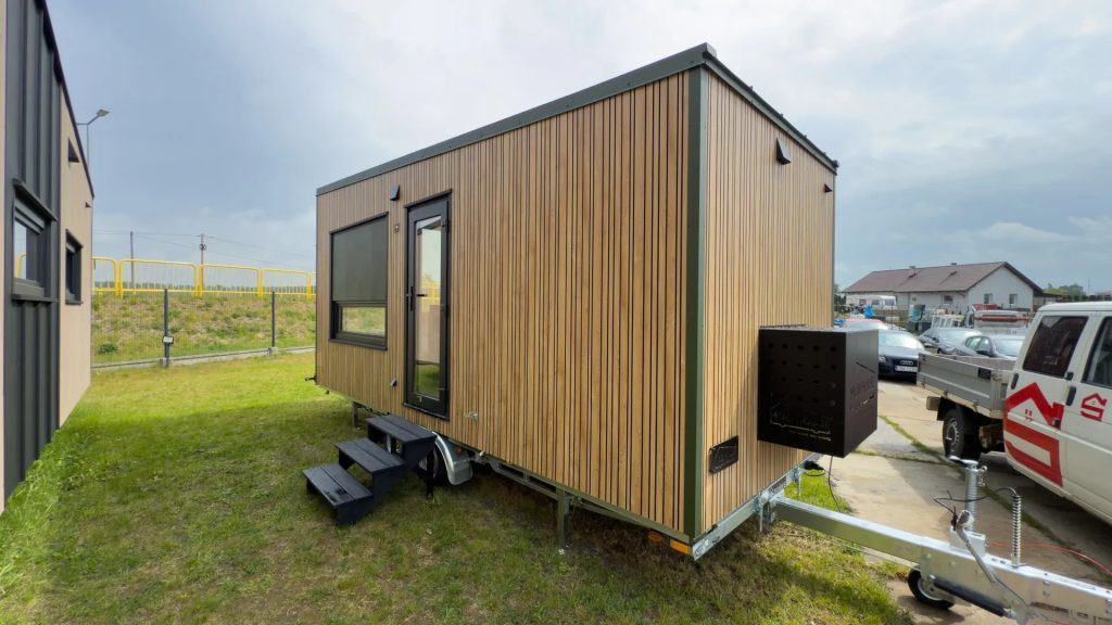 Mobi Prestige Converts 132 Square Feet into an Opulent Tiny Living Oasis