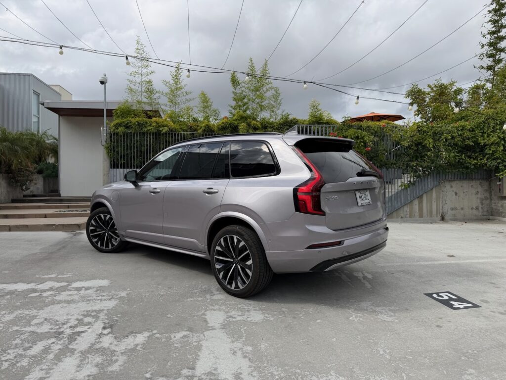 2026 Volvo XC90 T8 Evaluation: A Discreet Yet Opulent SUV Encounter