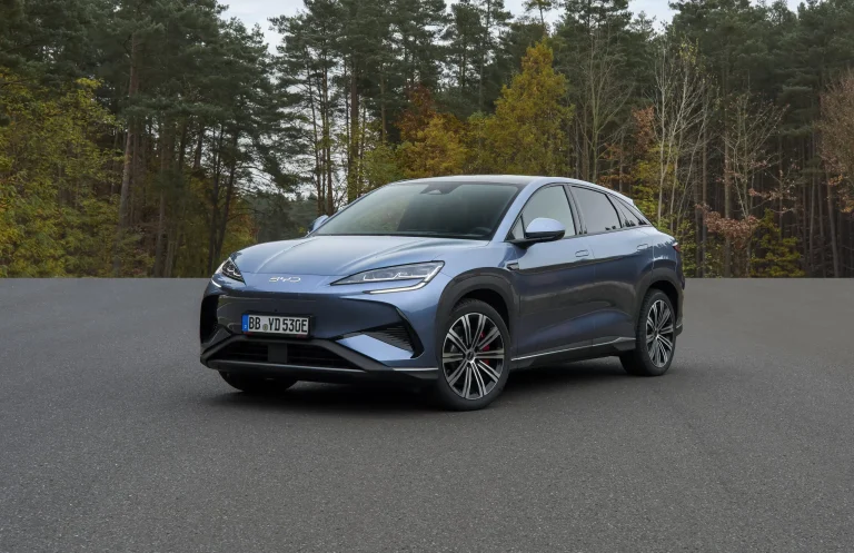 Essential Factors to Consider When Buying an Electric Vehicle in Pakistan (2026)