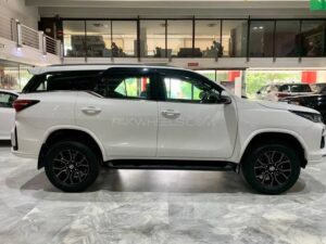 Comparison between Jetour T2 2.0 XWD Turbo Power and Toyota Fortuner V 2.7L Petrol
