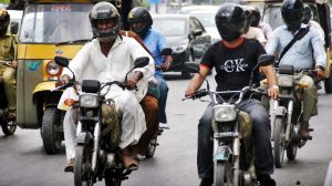 Lahore Bikers Lacking Side Mirrors or Indicators to Encounter Rs. 1,000 Penalty