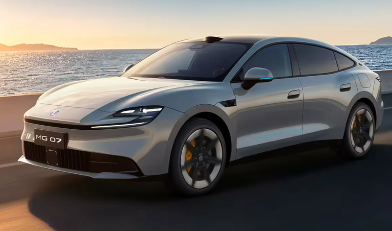 MG 07 PHEV Debuts with 245 km Electric Range and Innovative Smart Cabin