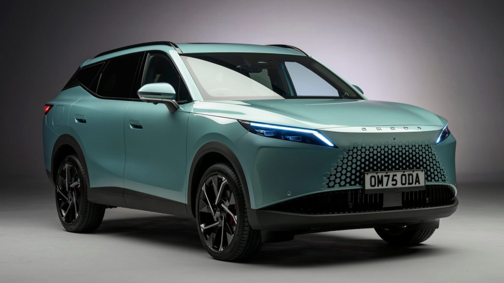 Omoda 7 PHEV Premium Model Pricing and Reservation Details Announced