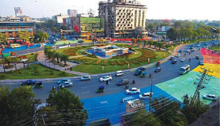 Traffic Diversions Enforced on Routes Approaching Liberty Market in Lahore