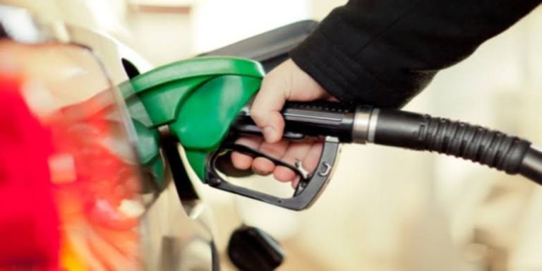 Karachi Markets Shut Down Because of JI Protest Against Petroleum Tax