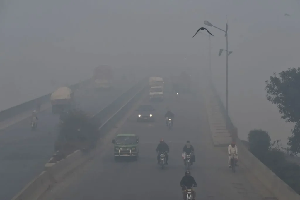 Lahore's Air Quality Declines Before Smog Season; Elevated Vehicle Emissions Emphasized