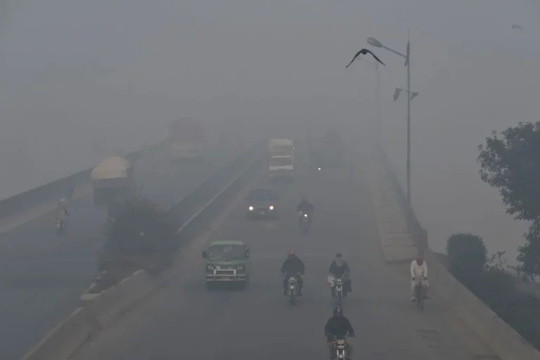 Lahore's Air Quality Declines Before Smog Season; Elevated Vehicle Emissions Emphasized