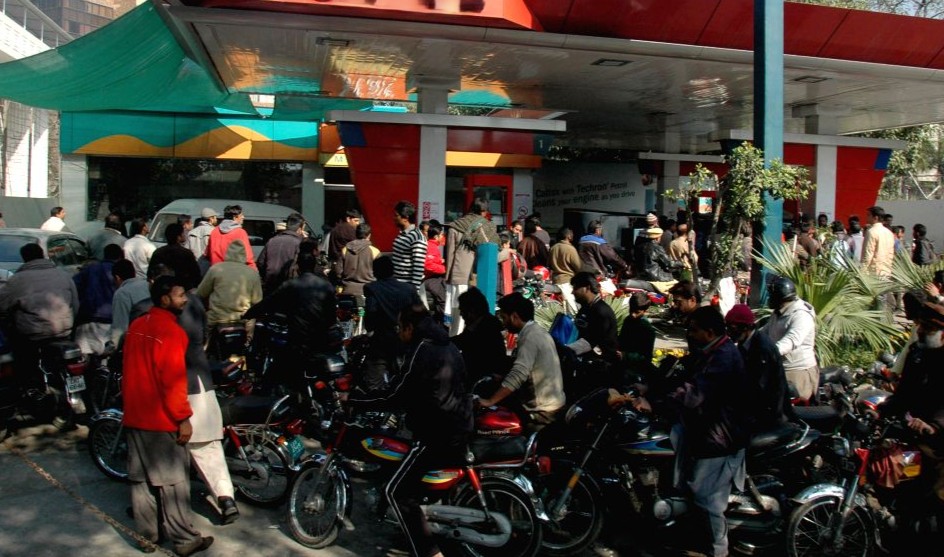 Prime Minister Unveils Fuel Subsidy for Motorcycles and Compact Cars