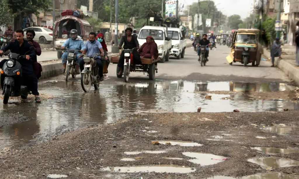 Karachi Transporters Say Bad Roads and Diesel Are Raising Freight Costs