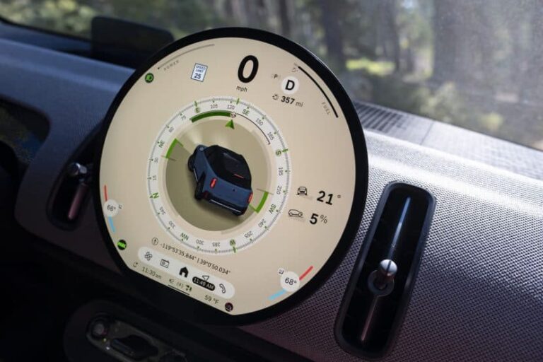 MINI Wonât Ditch Its Round Screen Amid Functionality Drawbacks